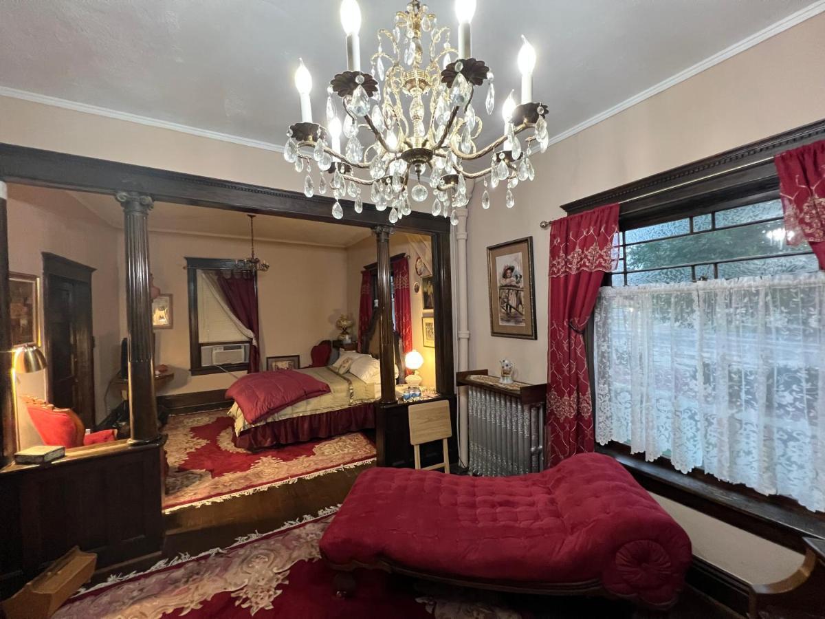 Bed & Breakfast Hearts Desire *